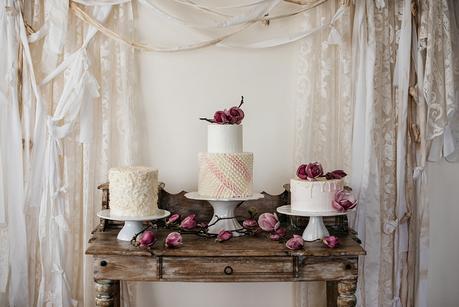 7 Fabulicious Wedding Cake Trends for the Coming Season