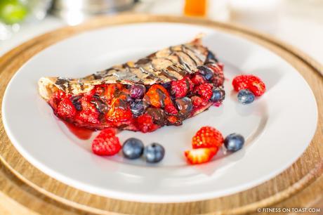 fitness-on-toast-faya-blog-girl-healthy-recipe-food-nutrition-tasty-berry-chocolate-pancake-breakfast-treat-weekend-delicious-natural-healthy-simple-easy-9