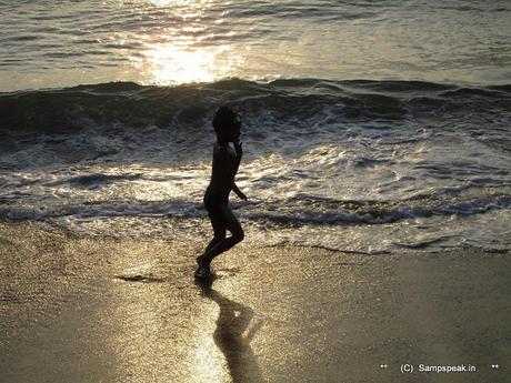 the lure of Bay of Bengal at Marina ~ dangerous swimming in the Sea