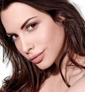 Winter/Fall 2016 Makeup Trends Suggest Malaysians To Go Bold And Creative! powder-fitme-kemp-beautyimage-1x1