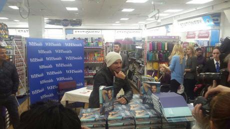 Meeting Peter Andre | Book Signing Tour 18.10.2016 WH Smith's Gloucester