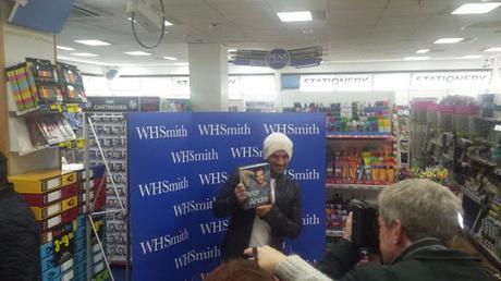 Meeting Peter Andre | Book Signing Tour 18.10.2016 WH Smith's Gloucester