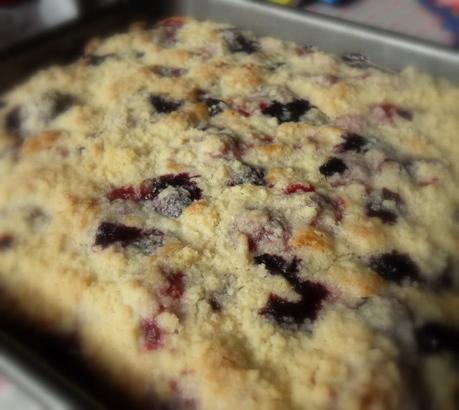 Bumbleberry Pie Tray Bake