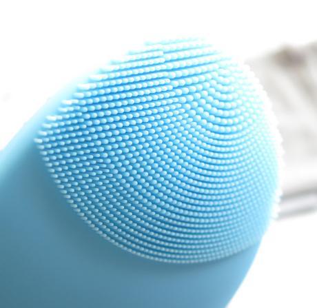 foreo-luna-2-review-combination-normal-senstitive-oil-skin-cleansing-brush-device-1