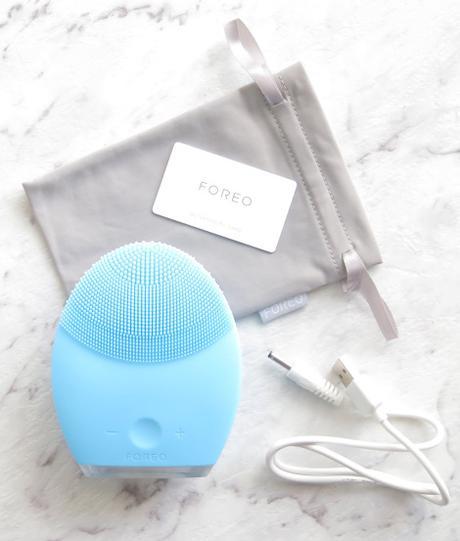foreo-luna-2-combination-review-skin-normal-senstitive-oil-skin-cleansing-brush-device