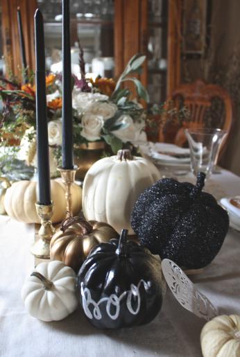 Simple Black Halloween Details & Place Setting 101 : Casual Table | Dreamery Events
