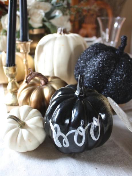 Simple Black Halloween Details & Place Setting 101 : Casual Table | Dreamery Events 