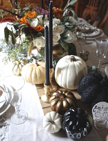 Simple Black Halloween Details & Place Setting 101 : Casual Table | Dreamery Events