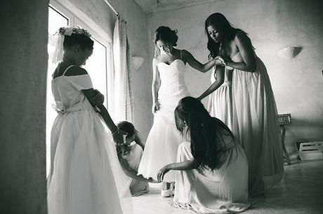 bride-preparations-santorini