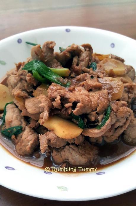 Stir fry pork with ginger and scallion 姜葱猪肉
