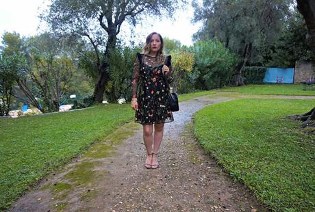 Cannes Chic // Embroidered Floral Dress, Khaki Sandals and Rosy Shades // Outfit