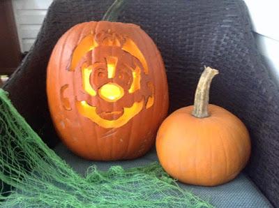 #PawsForReaction #Pumpkins - Our past #Halloween #JackOLanterns