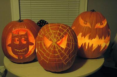 #PawsForReaction #Pumpkins - Our past #Halloween #JackOLanterns