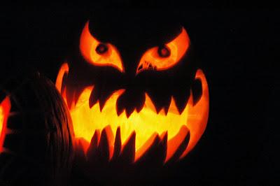 #PawsForReaction #Pumpkins - Our past #Halloween #JackOLanterns