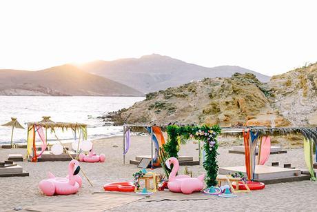 wedding-decorations-flamingos