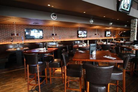 The Best Bars to Watch the Cubs in the ‘Burbs cubs bars suburbs