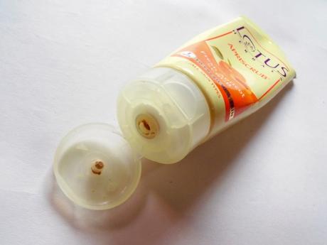 Lotus Herbals Fresh Apricot Apriscrub Review