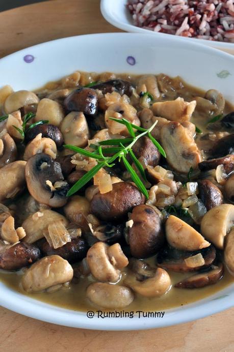 Mushroom in white wine sauce