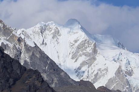Himalaya Fall 2016: One First Ascent Expedition Begins, Another Ends