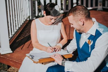 A Vintage Chic Cambridge Elopement with Amy Bell Photography