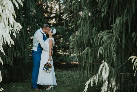 A Vintage Chic Cambridge Elopement with Amy Bell Photography