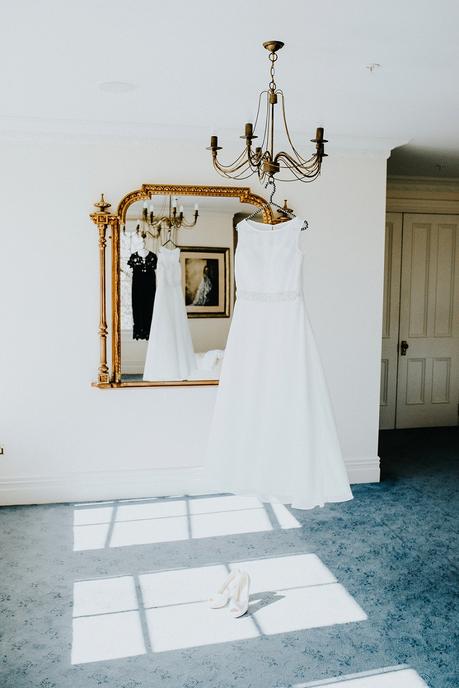 A Vintage Chic Cambridge Elopement with Amy Bell Photography