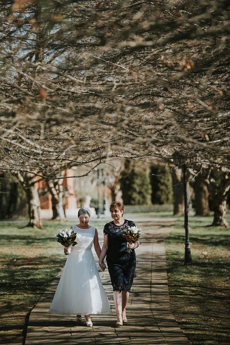 A Vintage Chic Cambridge Elopement with Amy Bell Photography