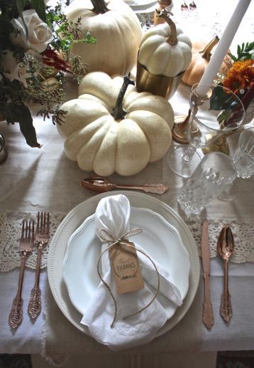 Organic & Soft Metallic Thanksgiving Tablescape | Dreamery Events