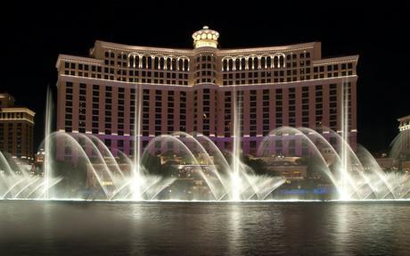 night-las-vegas-nevada-bellagio-fountains-photograph1