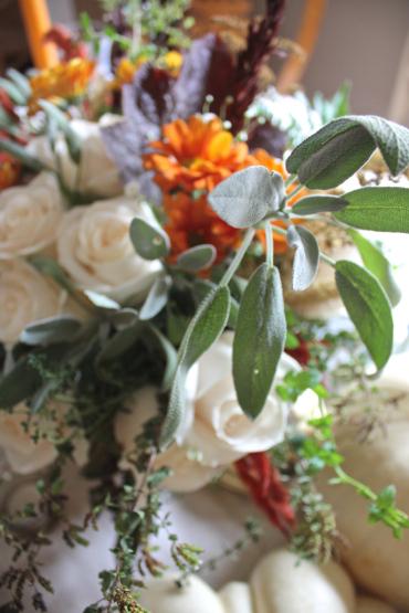 A Light & Warm Thanksgiving Foraged Centerpiece | Dreamery Events