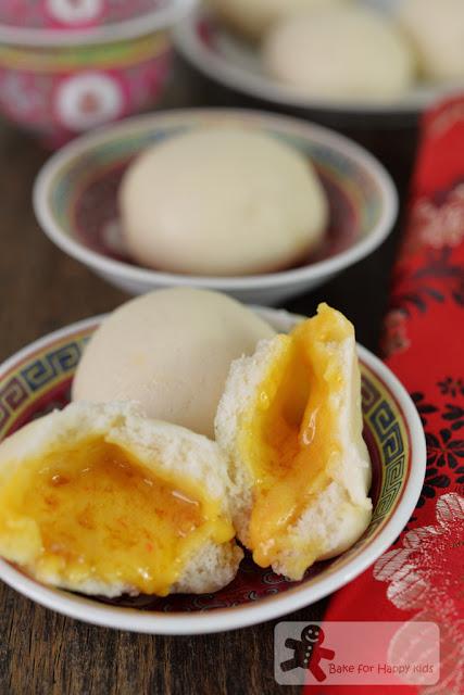 Liu Sha Bao / Chinese Molten Salted Egg Custard Steamed Buns 流沙包 Again! More tips to share!