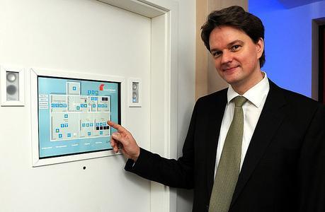 20-_station_der_zukunftsenergientour-_energieeffizienz-projekte_smarthome_in_paderborn_12101008044