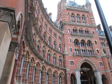 Second Look in London, Travel Thursday — An Historian About Town