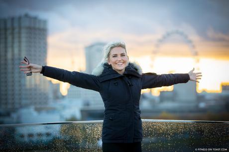 fitness-on-toast-faya-blog-book-girl-fit-in-3-little-brown-behind-the-scenes-bts-london-capital-thames-skyline-view-panoramic-18