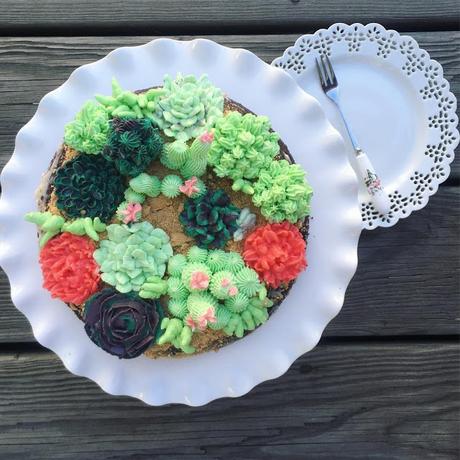 succulent-buttercream-cake-flowers