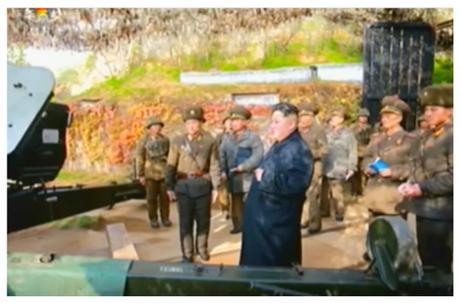Kim Jong Un inspects an artillery piece on Changjae Islet (Photo: Korean Central Television).