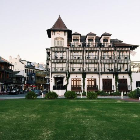 Amy Havins shares her weekend plans and the best weekend sales. 