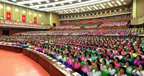 View of participants and the venue of the 6th Congress of the Women's Union which appeared right-center on page 6 of the November 19, 2016 edition of the WPK daily newspaper Rodong Sinmun (Photo: Rodong Sinmun/KCNA).