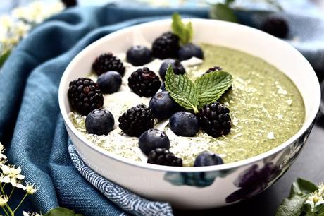 Get Your Greens Mint Smoothie Bowl (Paleo, Vegan, GAPS, SCD, AIP, Whole 30, Gluten Free)