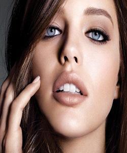 Glam Yourself With The Hottest Winter Makeup Trends And Tutorials cs-buffs_model-shot-640x579