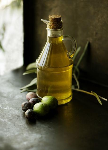 What Diet Can Help Keep Your Skin Looking Younger? olive-oil