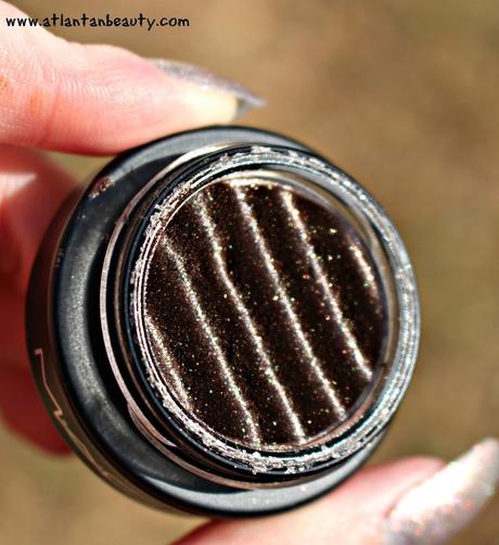 M.A.C Cosmetics Spellbinder Shadow in Dynamically Charged 