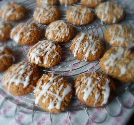 Honeyed Apricot, Oat and Walnut Cookies