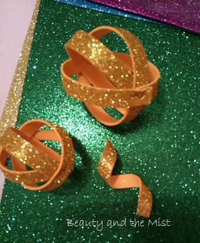 DIY: Christmas Balls with Glitter Foam Paper