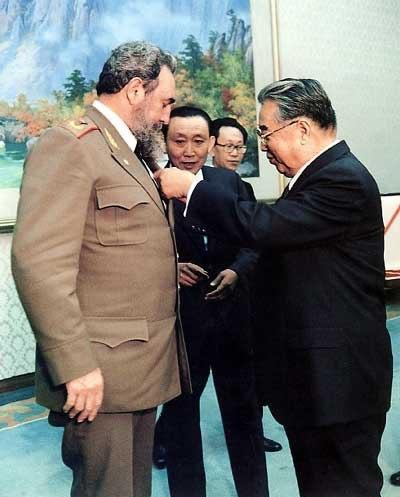 Late DPRK President and founder Kim Il Sung (Kim Il-so'ng) an award on Fidel Castro during a ceremony at the Ku'msusan Assembly Hall (now Ku'msusan Palace of the Sun) on March 8, 1986. According to DPRK state radio's report at the time, Fidel was given the title Hero of the DPRK, the Gold Star Medal and National Order of the Flag Hero 1st Class, and other members of his delegation were given state awards and titles (Photo: NK Leadership Watch file photo).