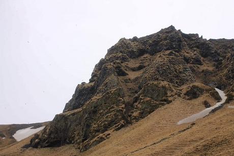 iceland-reynisfjara-black-sand-beach-cliff