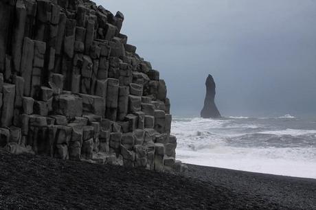 iceland-reynisfjara-black-sand-beach-rock-formations-ocean