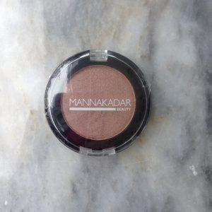 manna-kadar-fantasy-3-in-1-blush-highlighter-and-eyeshadow