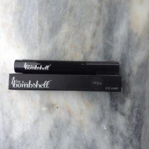 be-a-bombshell-eyeliner-in-onyx