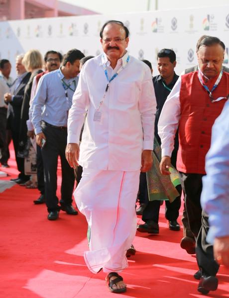 venkaiah-naidu-at-iffi-goa-2016